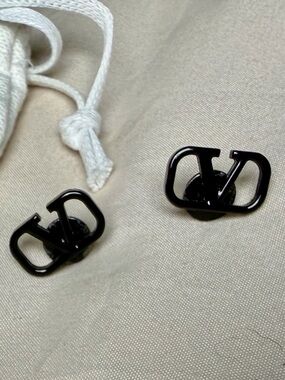 Valentino Garavani V Logo Stud Earrings – Black